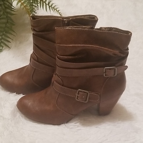 MUDD Breneen Brown Multi Strap Ankle Boots - Picture 6 of 9